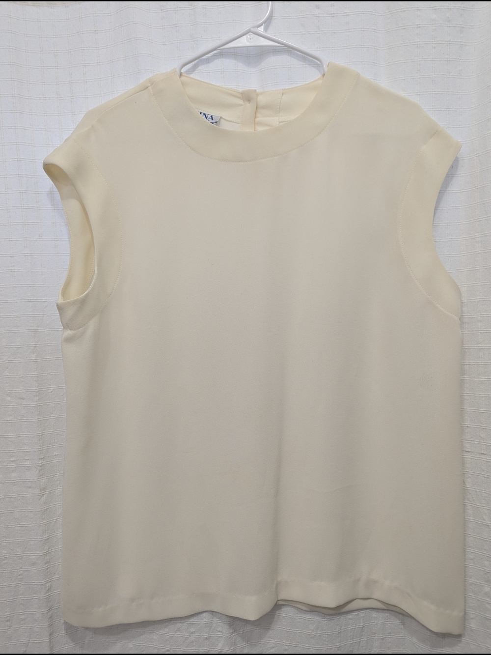 Vintage Dolina Blue Label Sleeveless Cream Blouse - Elegant Shell Top